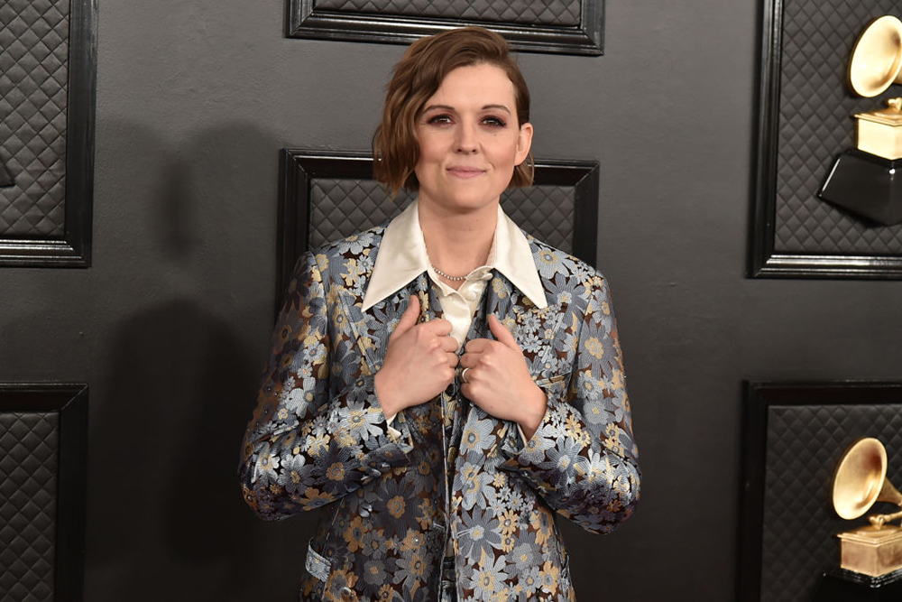 Brandi Carlile to Release Memoir 'Broken Horses'(08)