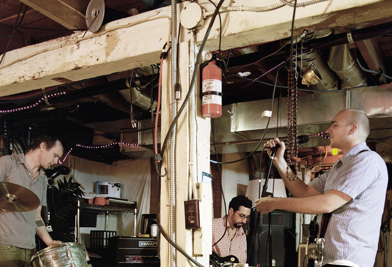 Exclusive Sunny Day Real Estate Reuniting for 2022 Tour SPIN