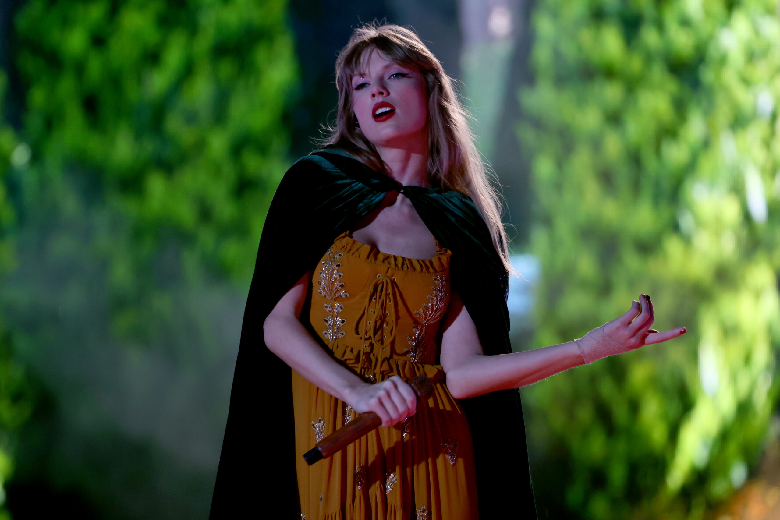 Taylor Swift Repackages Latest Album As 'Midnights Til Dawn'