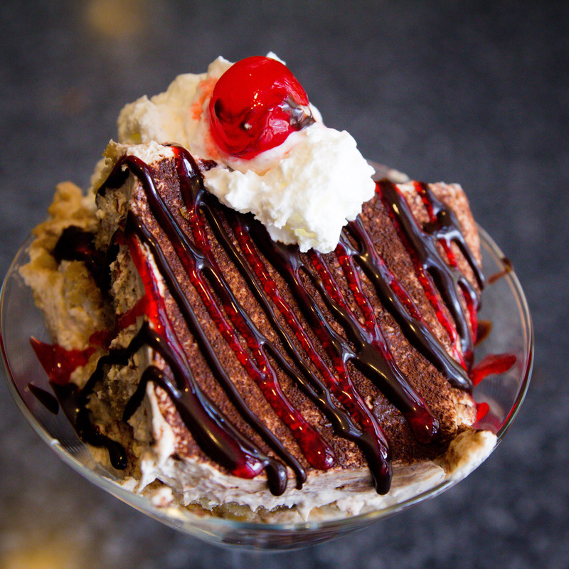 Caps Pizza & Bar Downtown, San Diego, CA