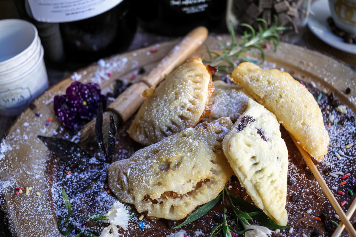 2B Whole Gluten Free Bakery About