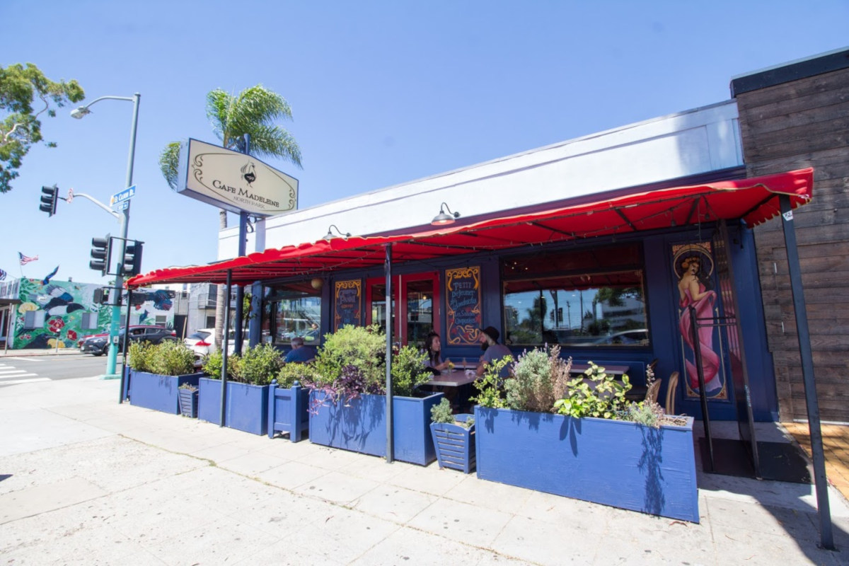 Café Madeleine About