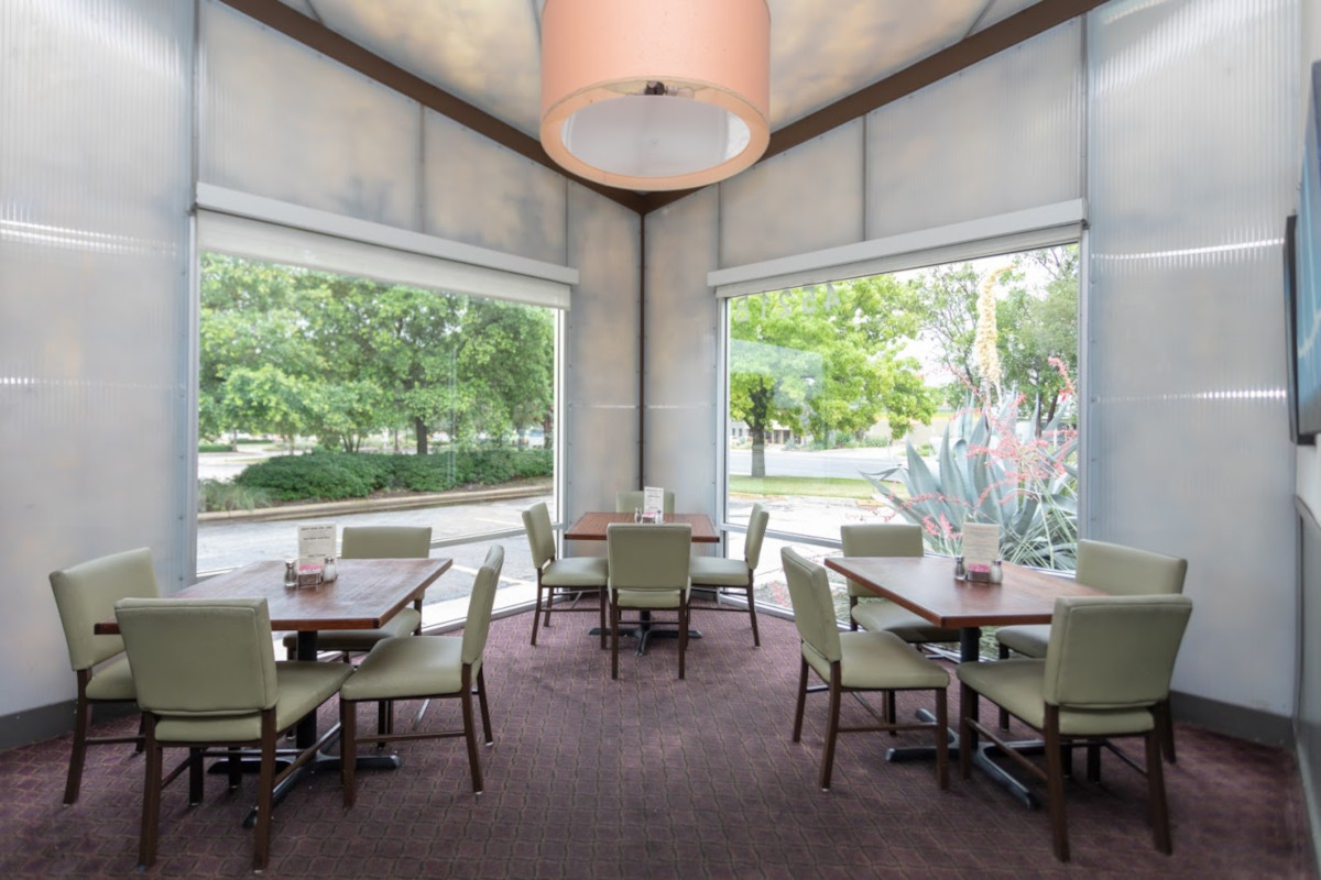 Hyde Park Bar & Grill About