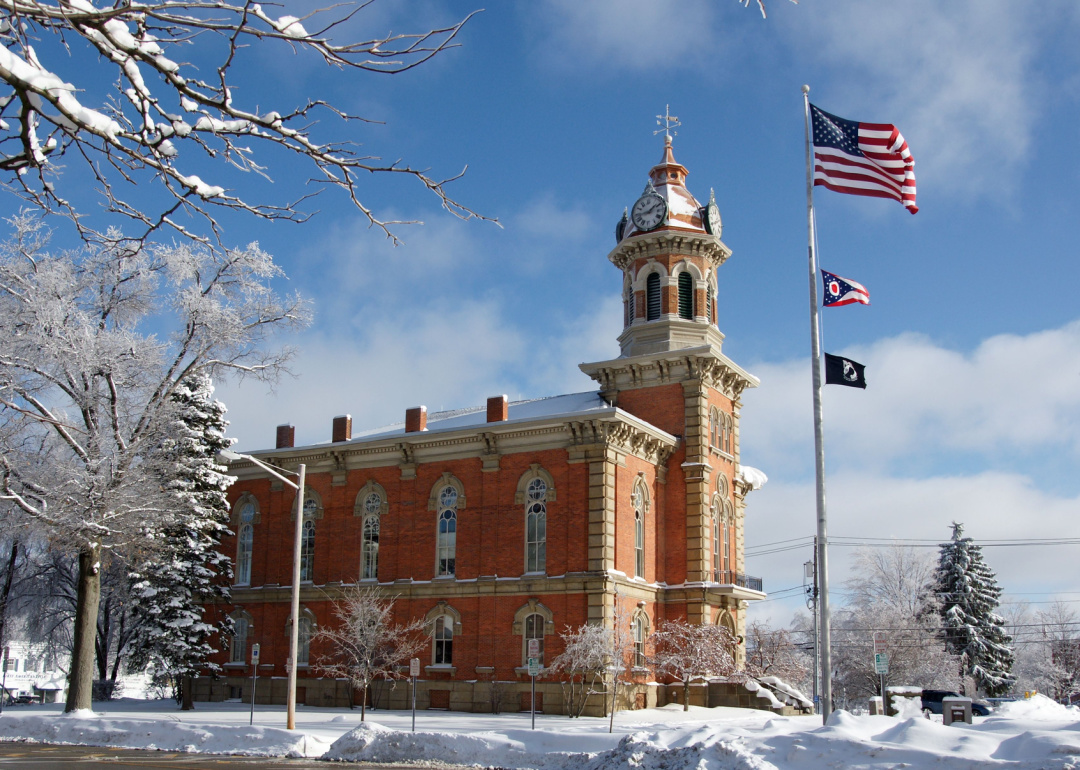 Warmest and Coldest Februaries in Geauga County, Ohio History Stacker