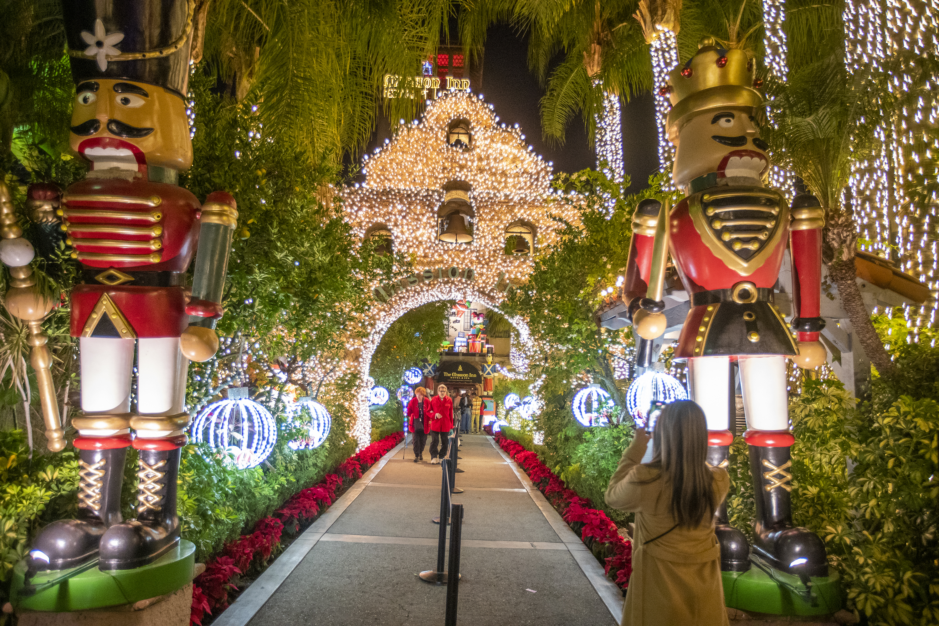 25 OvertheTop Christmas Light Displays from Across America