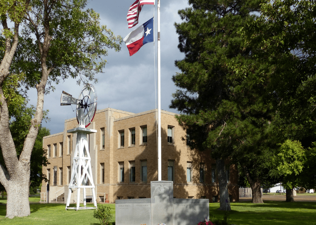 Warmest and Coldest Februaries in Hansford County, Texas History Stacker