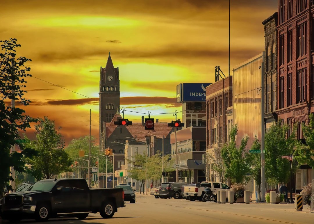 Warmest and Coldest Februaries in Bay County, Michigan History Stacker