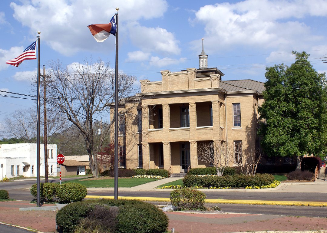 Warmest and Coldest Februaries in Morris County, Texas History Stacker