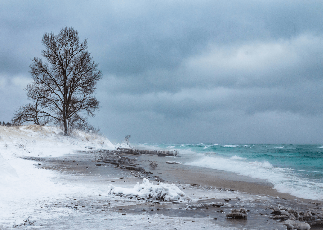 Warmest and Coldest January in Benzie County, Michigan History Stacker