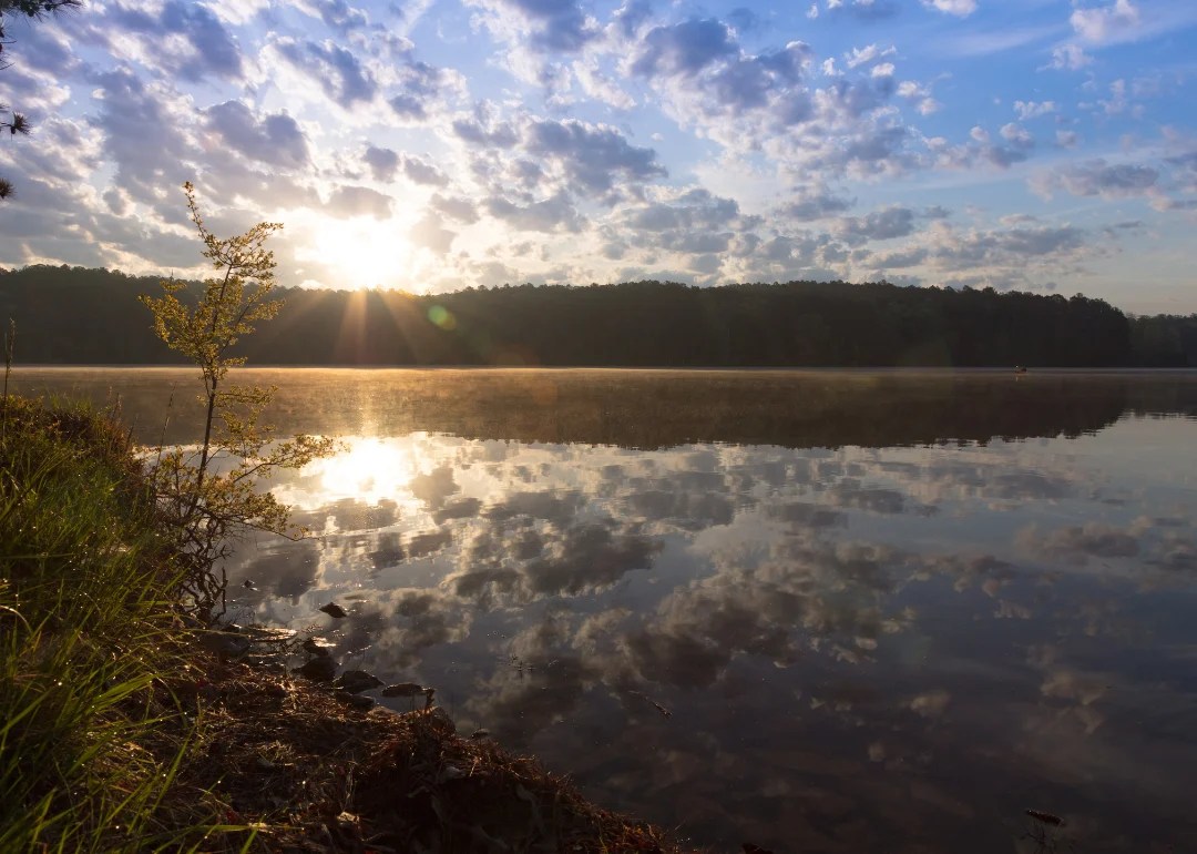 Warmest Decembers in Benton County, Tennessee History Stacker