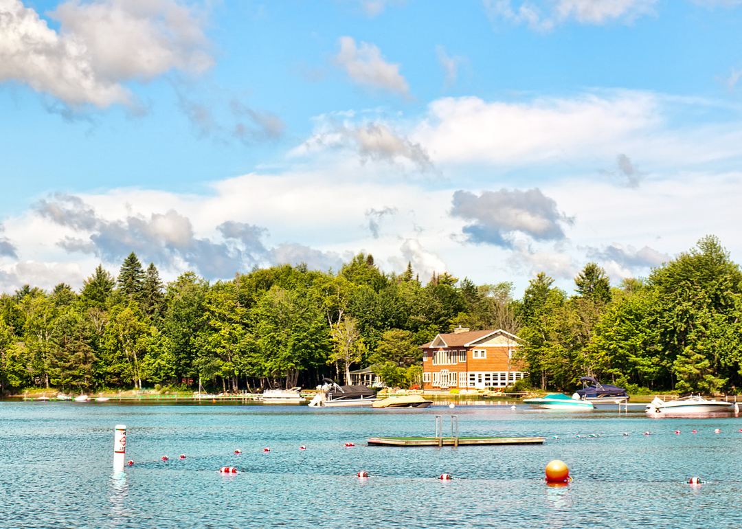 Warmest and Coldest January in Hamilton County, New York History Stacker