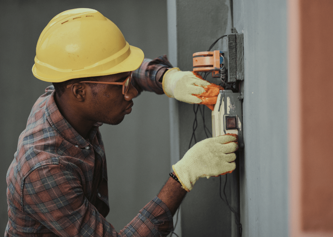 Highestpaying Jobs in Jacksonville That Don't Require a College Degree