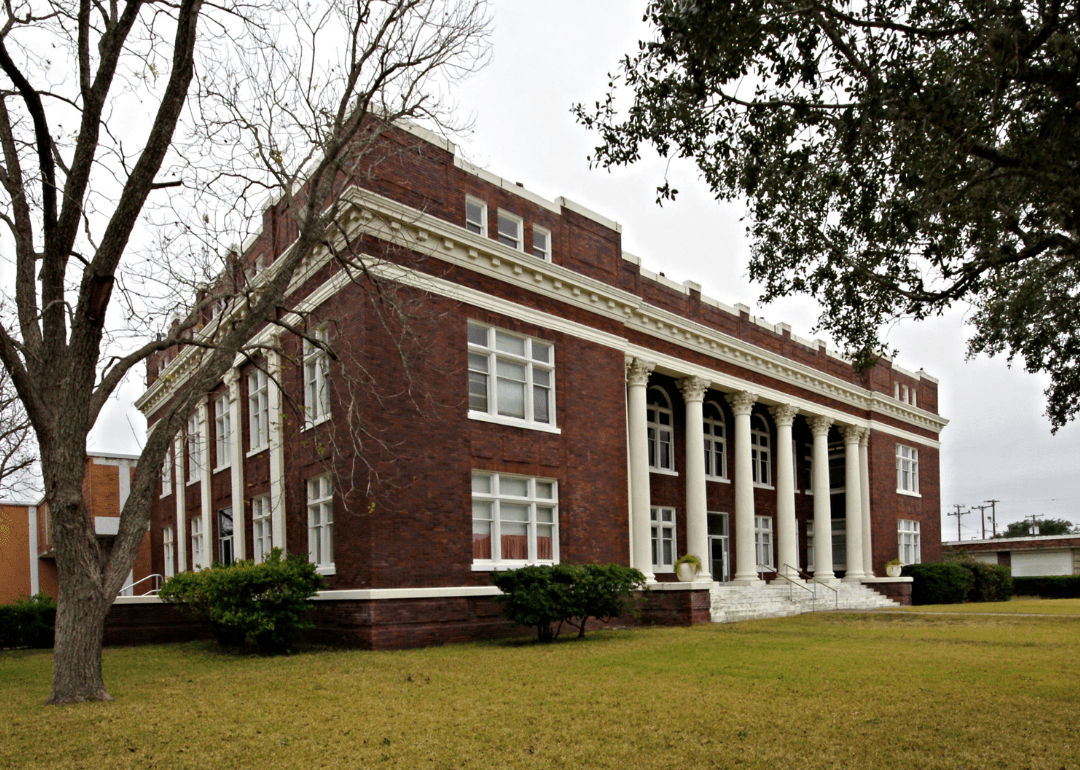 Warmest Decembers in Live Oak County, Texas History Stacker