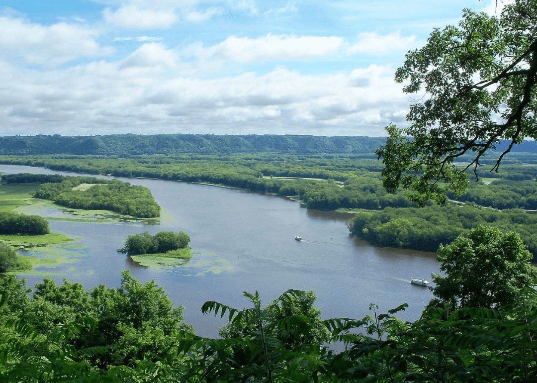Counties Sending the Most People to Allamakee County, IA Stacker