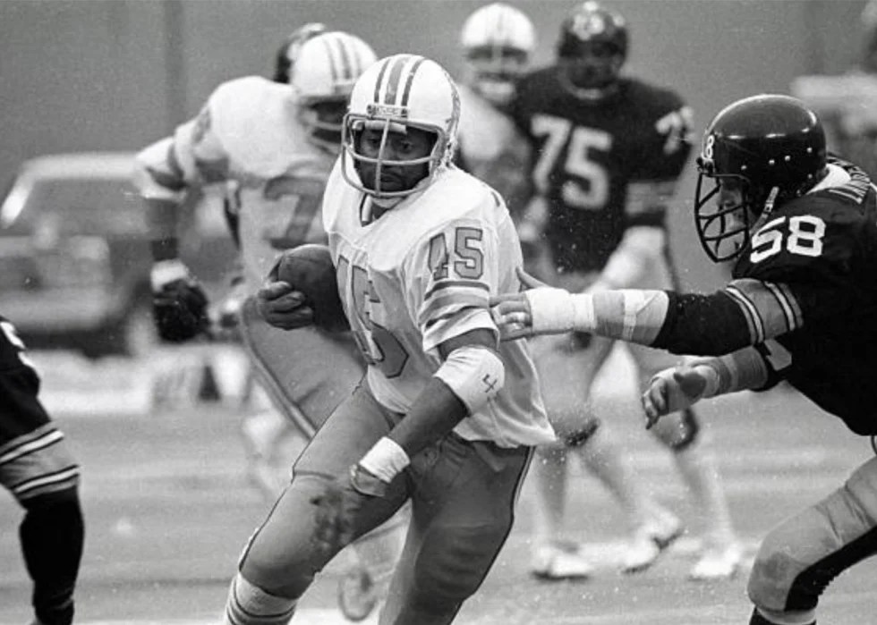 Famous NFL Players From Every State Stacker