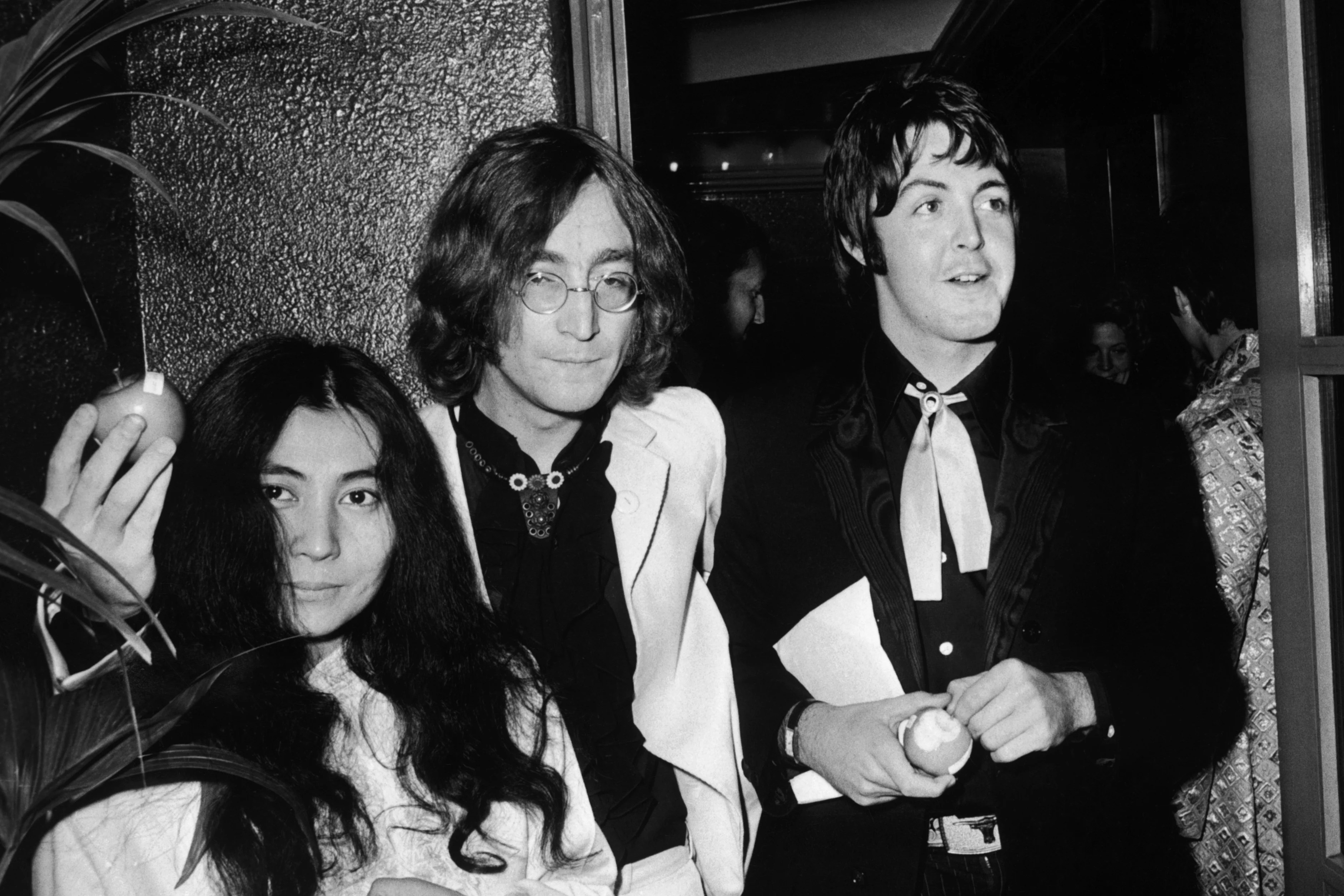 John Lennon Yoko Ono, Paul McCartney and Ringo Starr pay tribute to