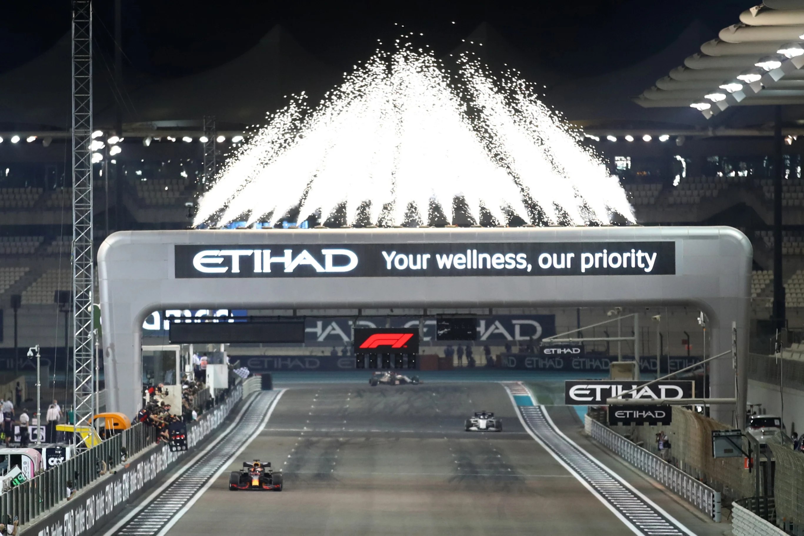 Max Verstappen wins Abu Dhabi Grand Prix to finish F1 season Evening Standard