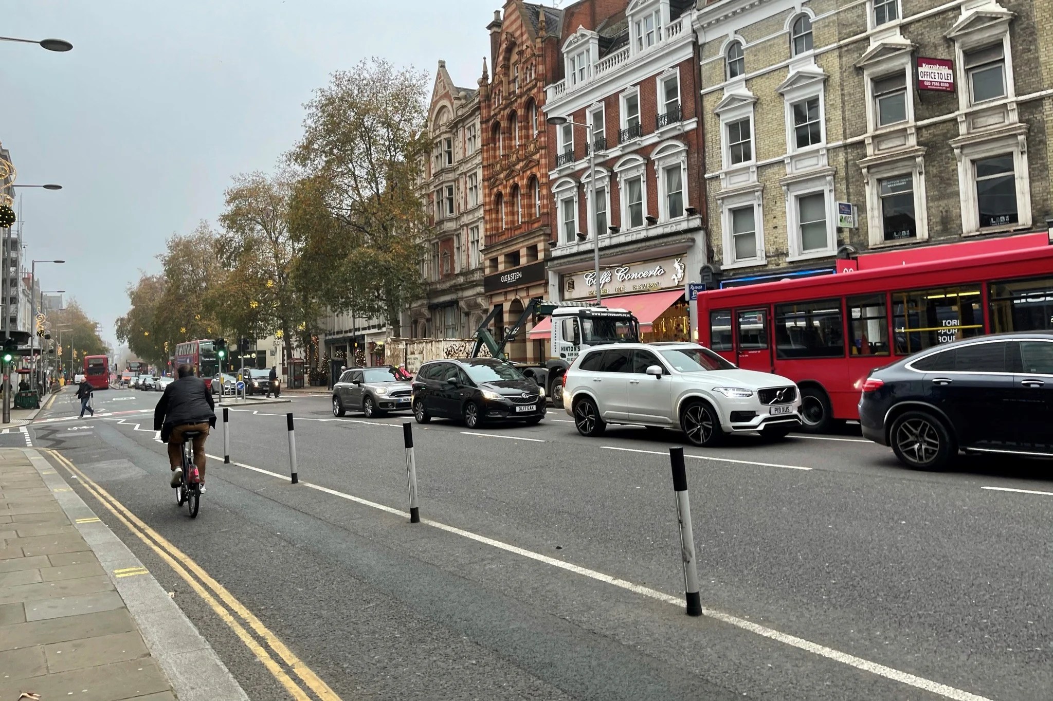 New High St Kensington cycle lanes ‘little more than paint job