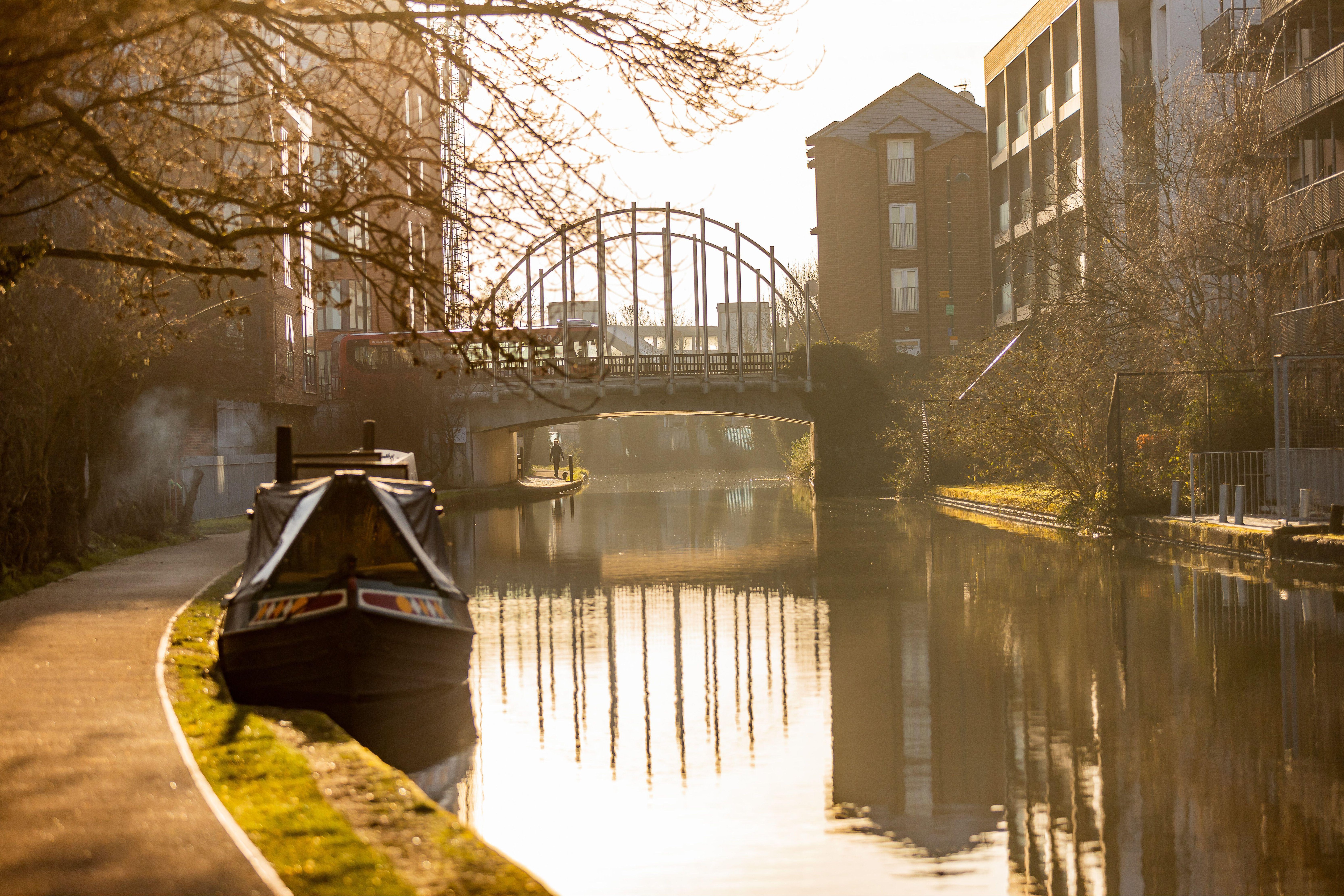 Crossrail guide to West Drayton average house prices and Elizabeth