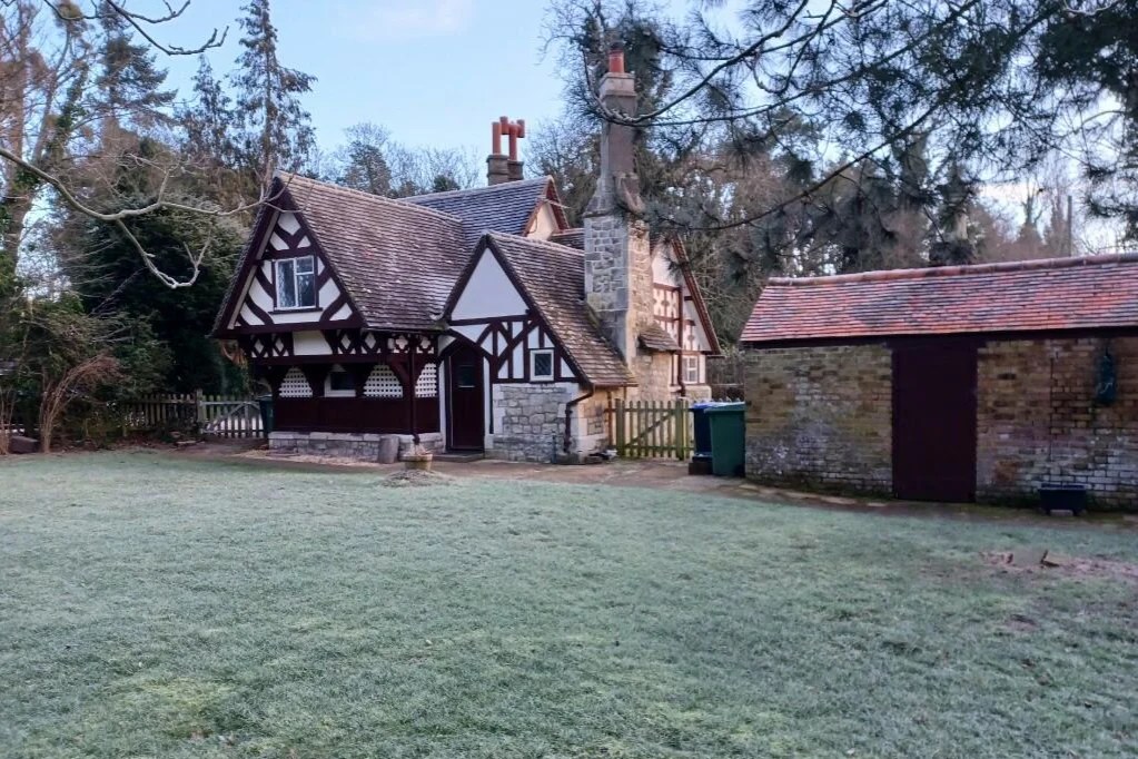 Cliveden Estate gatehouse listed for rent for £1,600 a…