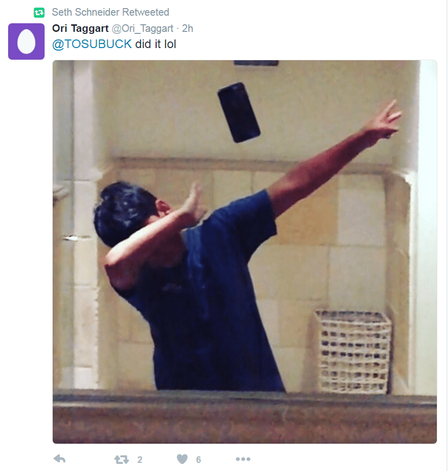 New ‘selffive' selfie craze is the trendiest way to break your phone