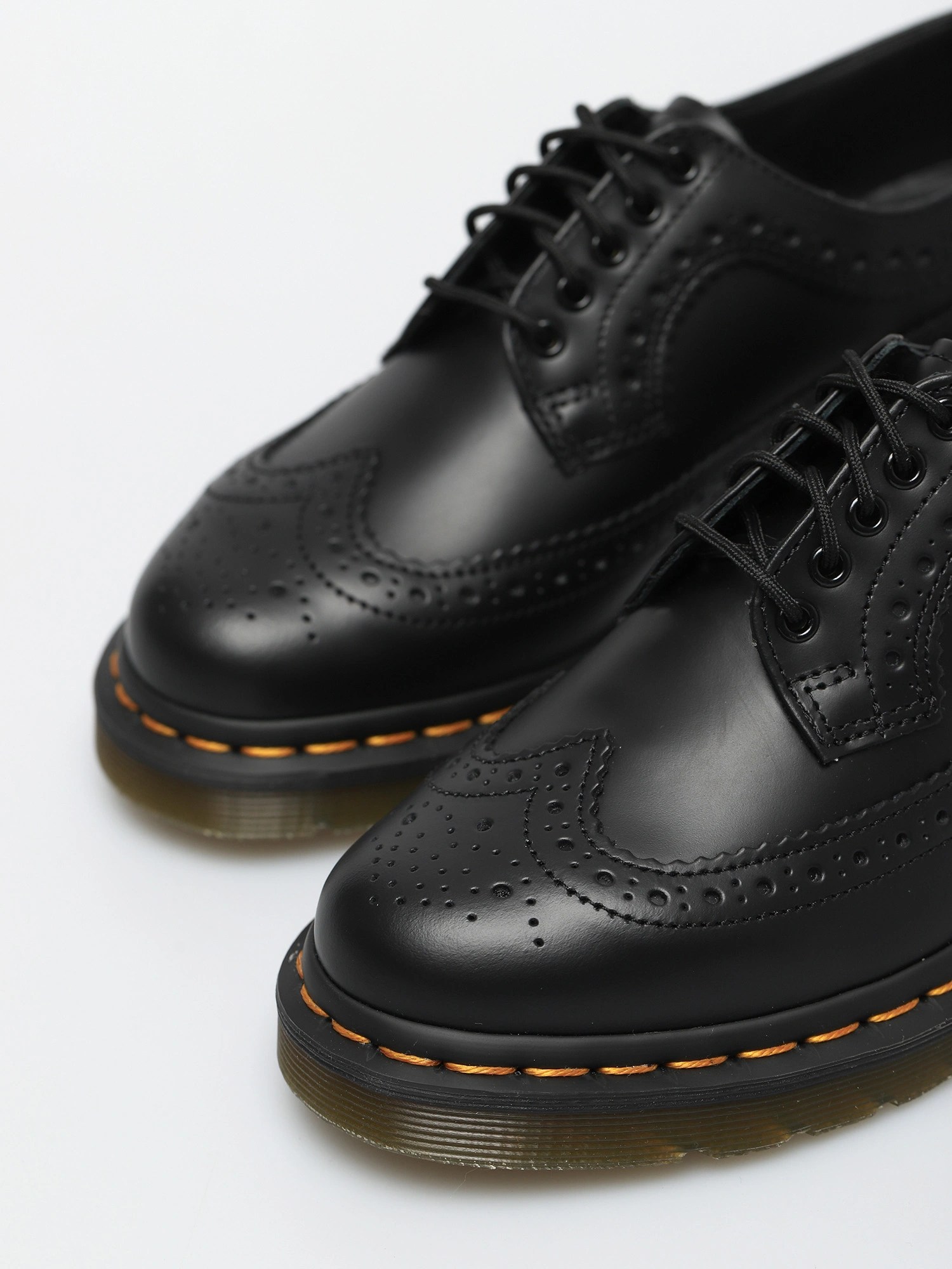 Dr. Martens 3989 Brogue Shoes (Black)