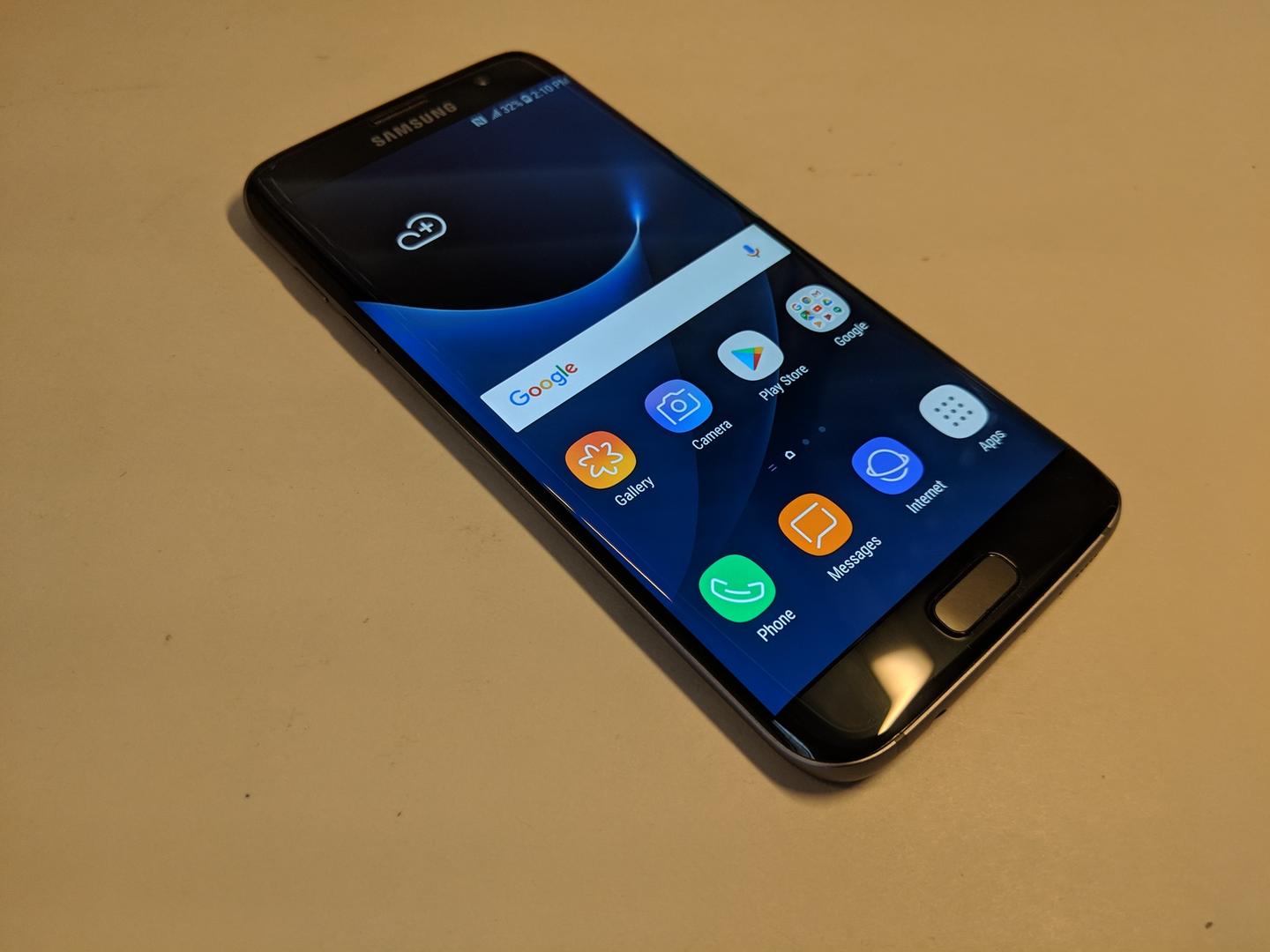 Samsung Galaxy S7 Edge Unlocked, Black, 32GB, SMG935W8 LRLV47990