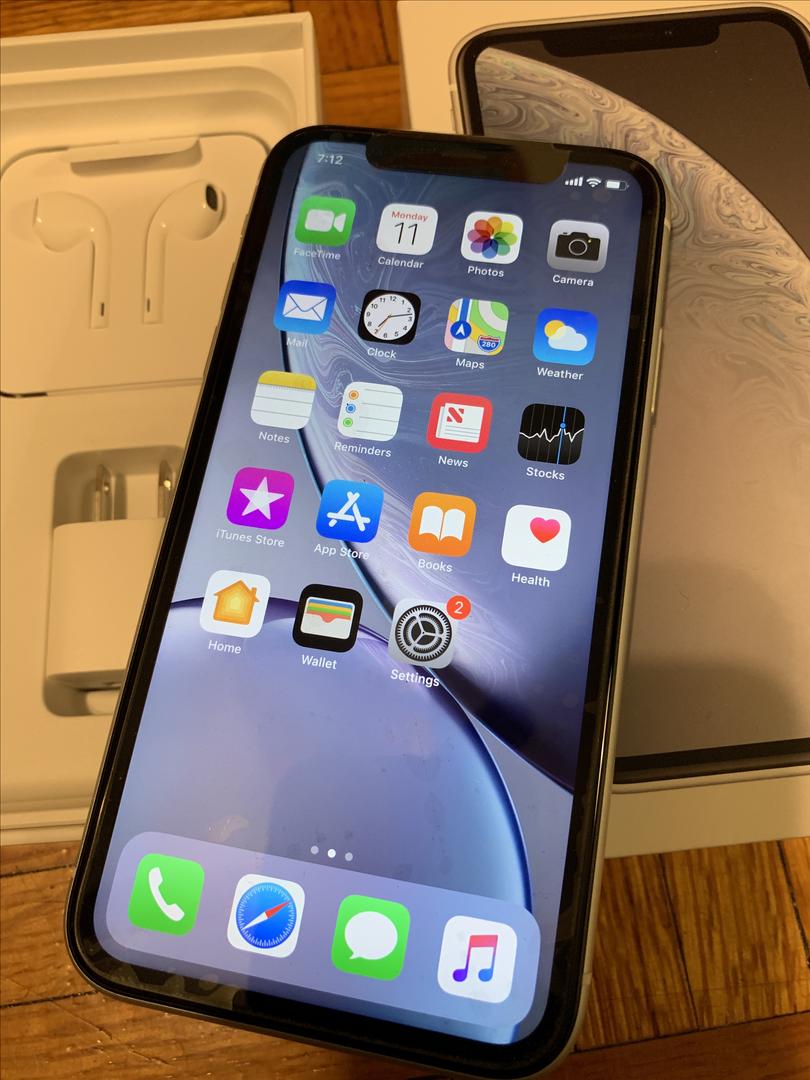 Apple iPhone Xr (Verizon) [A1984] White, 64 GB LRPR29232 Swappa