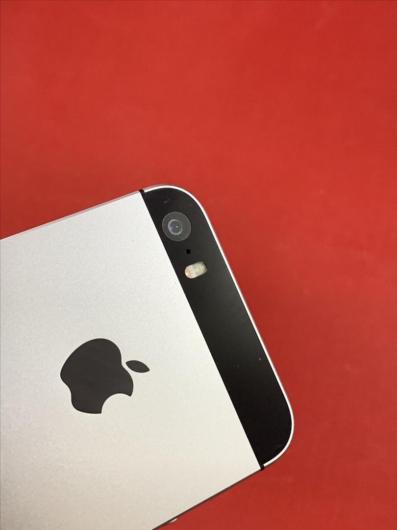 Apple iPhone SE (Unlocked) [A1662] Grey, 64 GB LRVF34103 Swappa