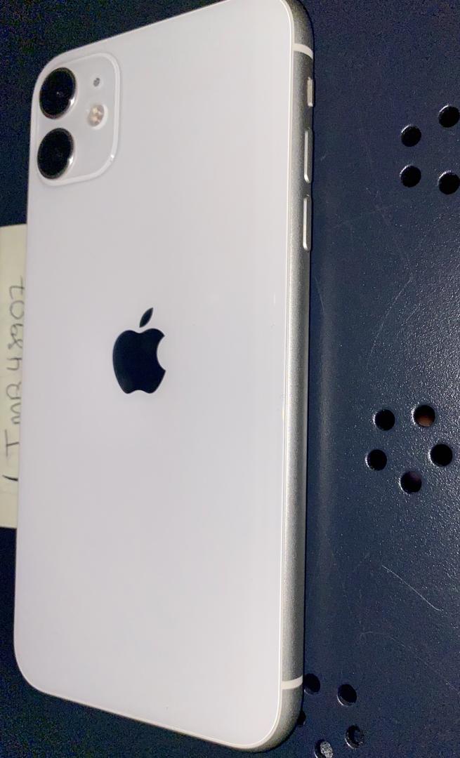 Apple iPhone 11 (AT&T) [A2111] White, 128 GB LTMB48907 Swappa