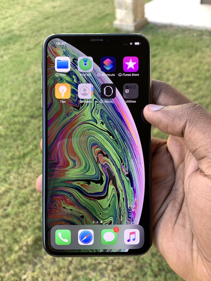 Apple iPhone Xs Max Unlocked, Gray, 64GB, A1921 LUGI97952 Swappa