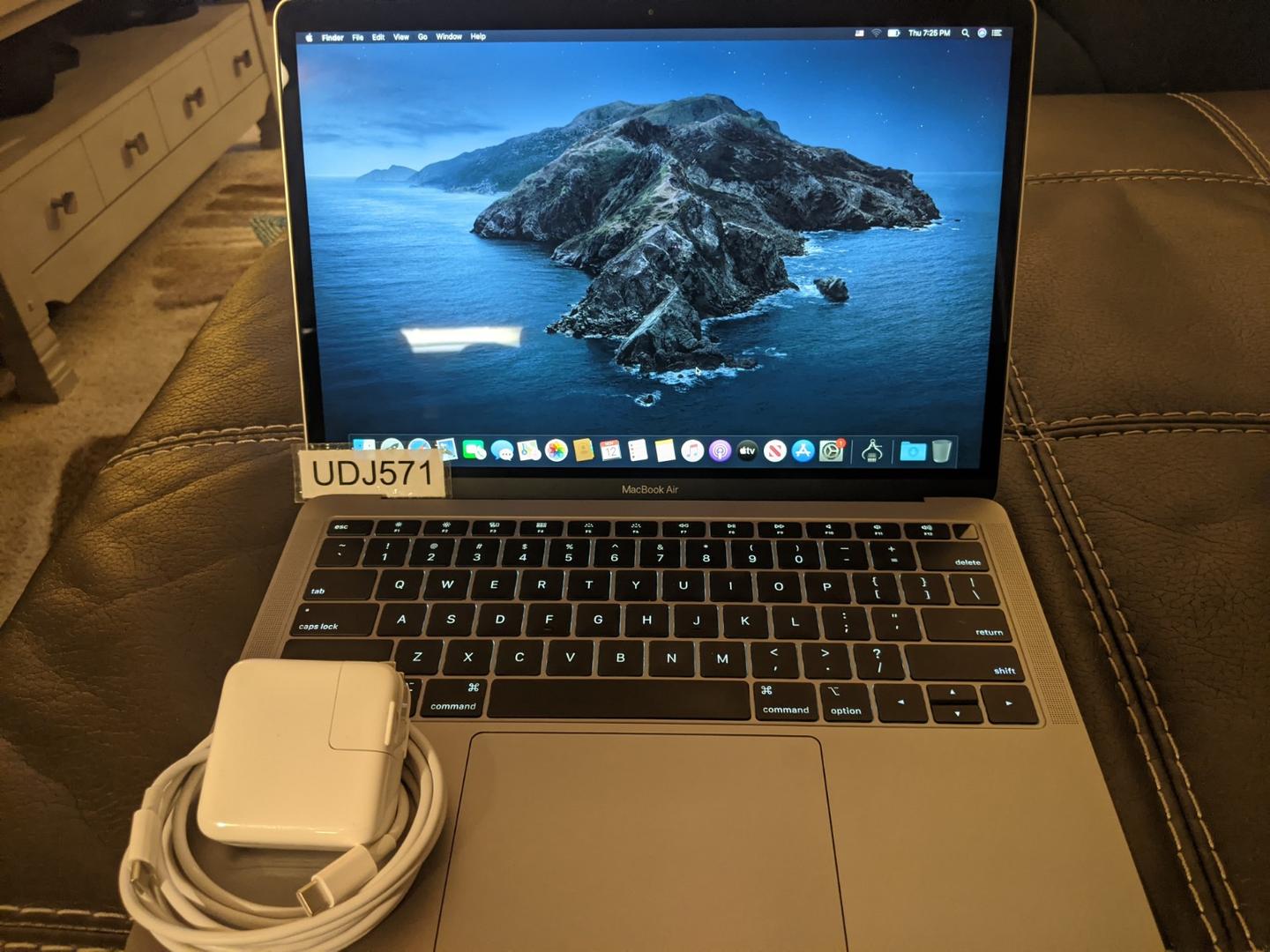 MacBook Air 2019 13" I5, Gray, 512GB, 16GB LUME94642 Swappa