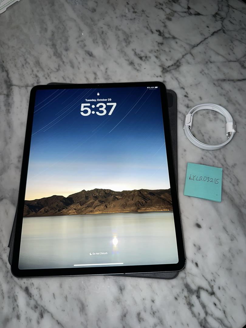 Apple iPad Pro 12.9" 3rd Gen 2018 Unlocked, Gray, 256GB, A2014