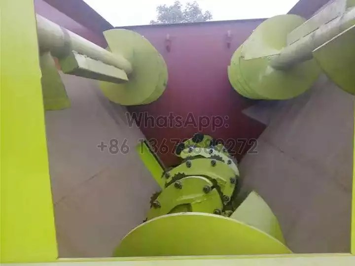 TMR Feed Mixer For Silage As Cattle Feed With Good Price