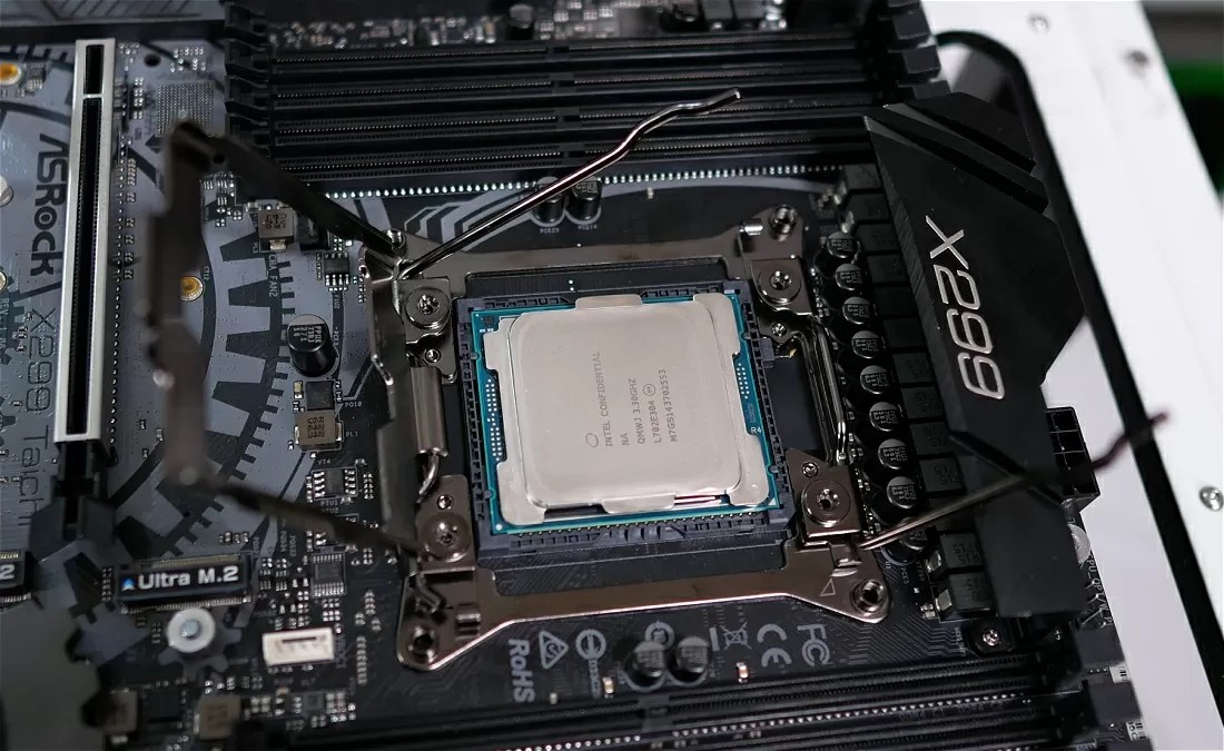 Intel Core i97900X, Core i77820X and i77800X Review
