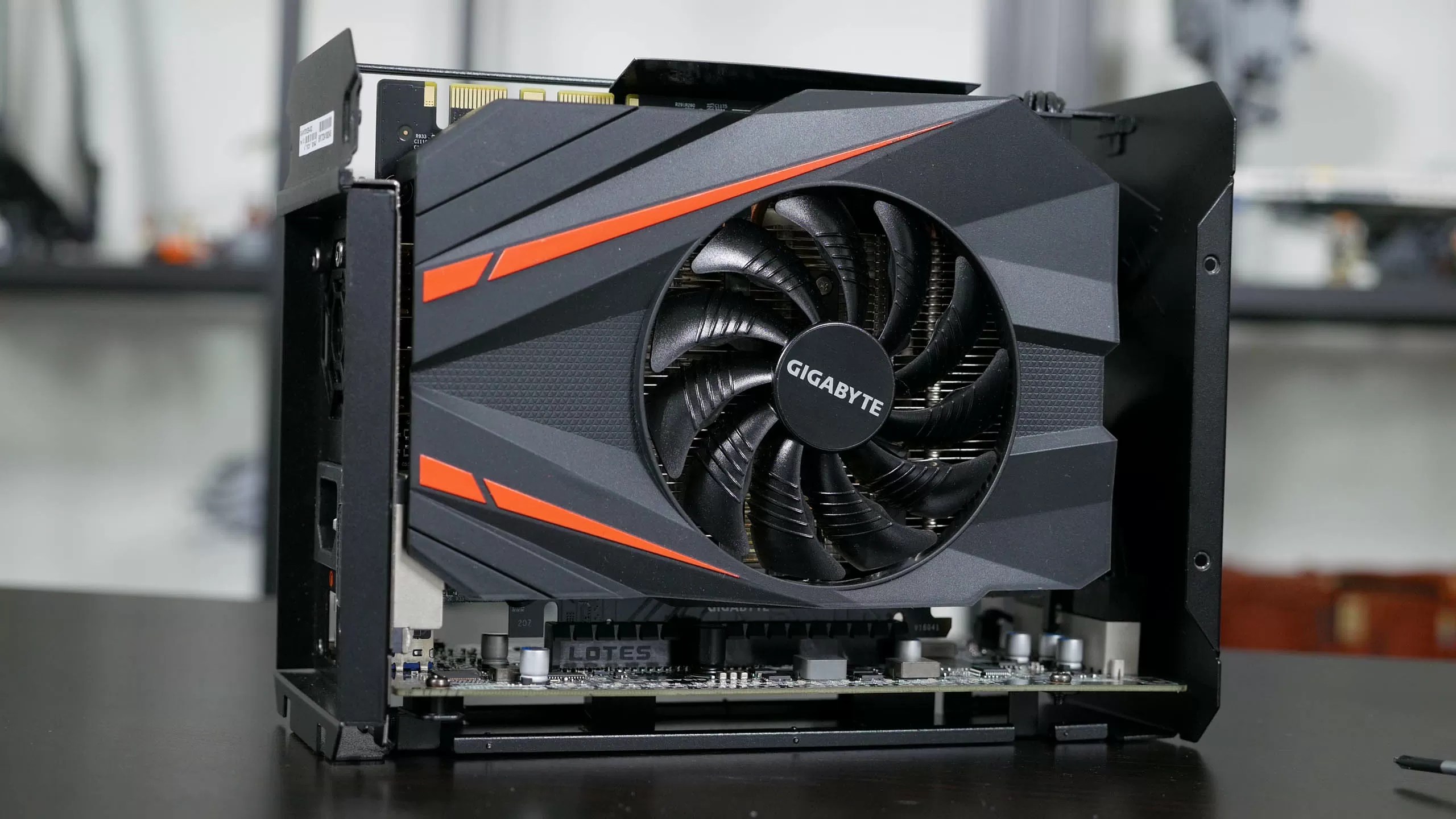 Gigabyte Aorus GTX 1070 Gaming Box Review Photo Gallery TechSpot