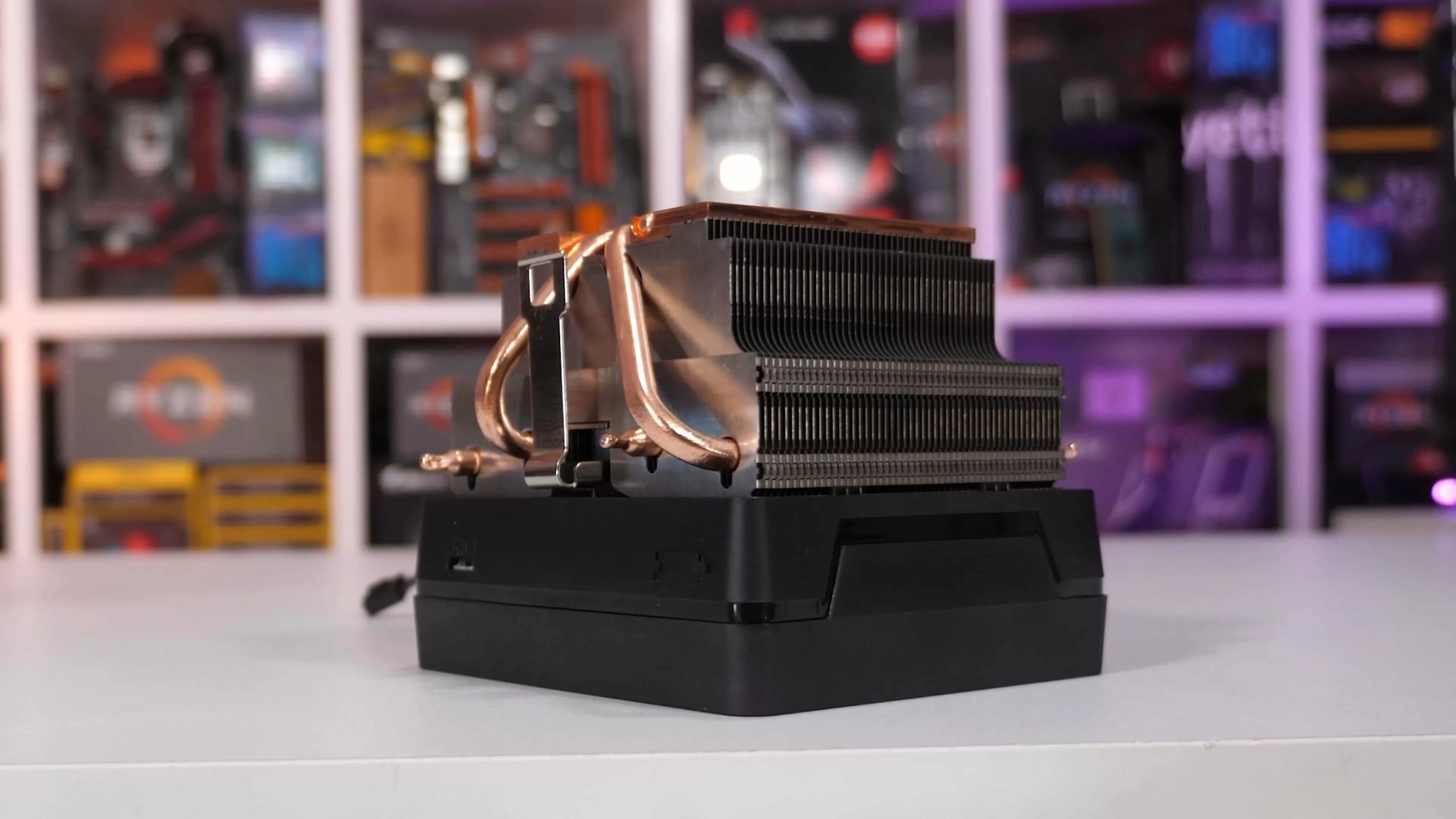 Ryzen 9 3900X Wraith Prism RGB Stock Cooler vs AIO 360mm Liquid Cooler