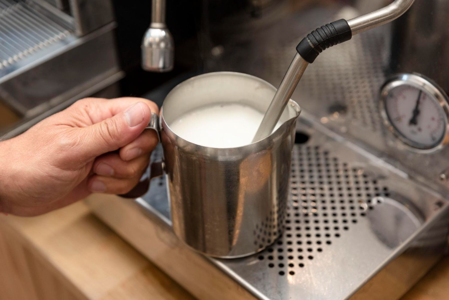 Milk Frother vs Steamer Know The Exact Differences