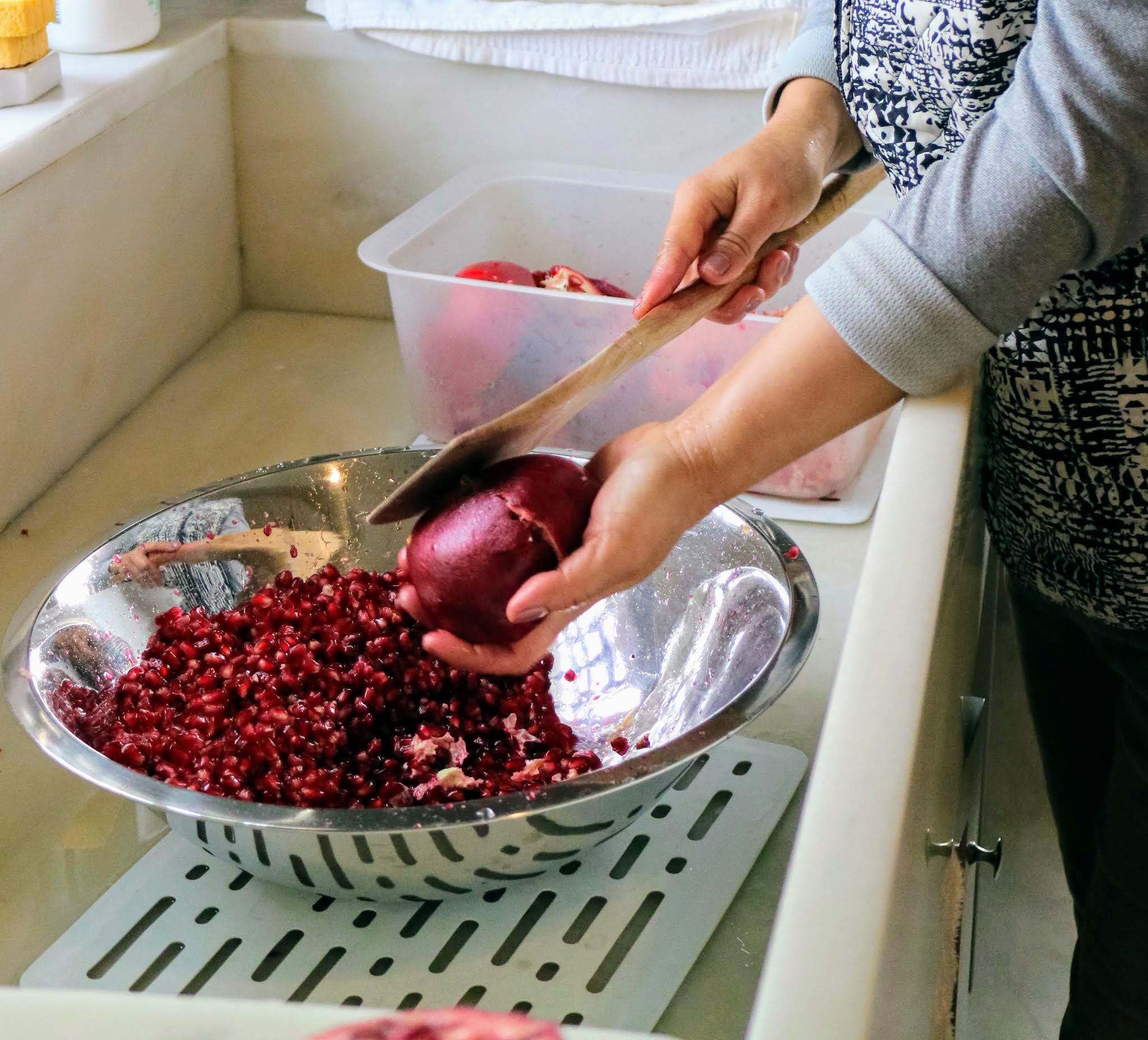Juicing Pomegranates The Martha Stewart Blog