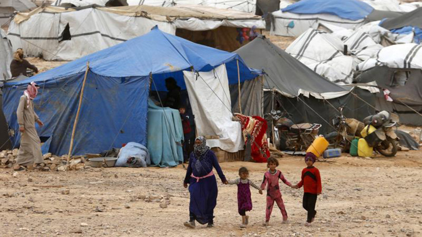 Rebels Say Russia Blocks Food Supply to Syria Refugee Camp The Moscow