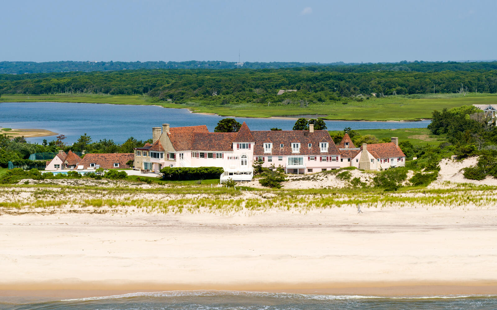 Southampton Home on Meadow Lane Fetches 70M