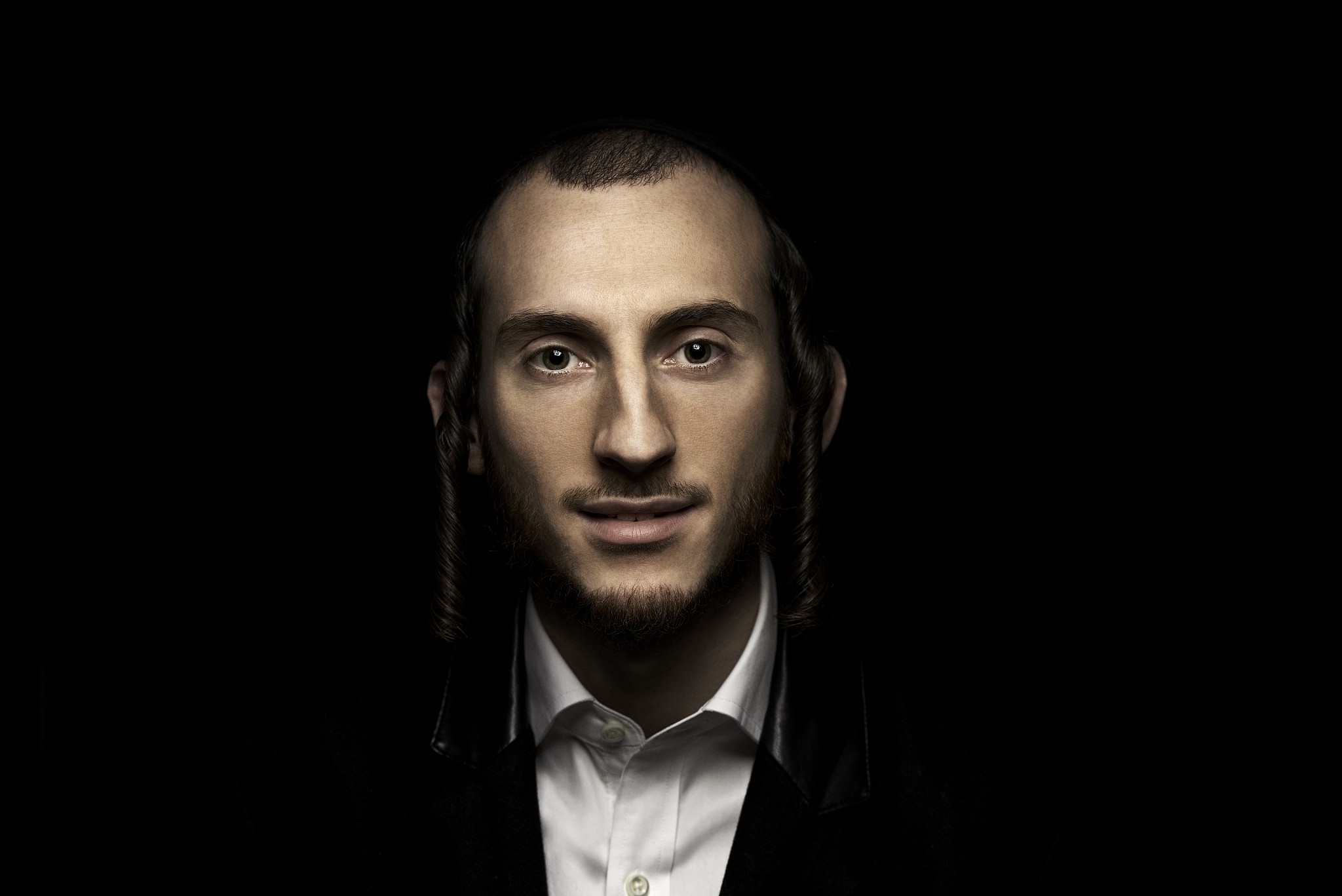 Signed to major label, Belz Hasid singer Shulem Lemmer
