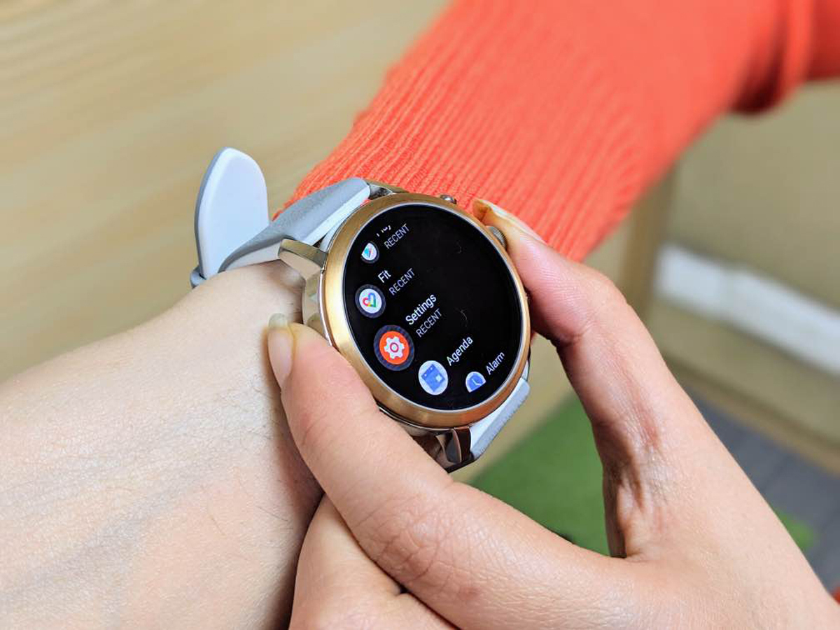 fossil smartwatch review Fossil Q Venture HR review More traditional