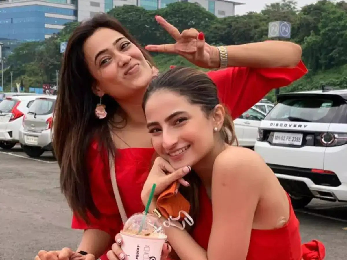 Incredible Compilation of Full 4K Desi Aunty Images 999+ Captivating