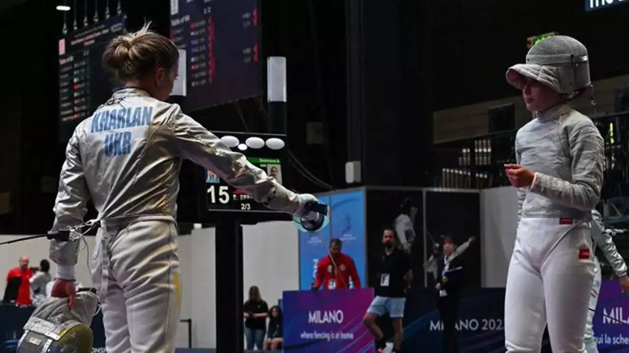 Watch Ukrainian fencer Olha Kharlan disqualified for…