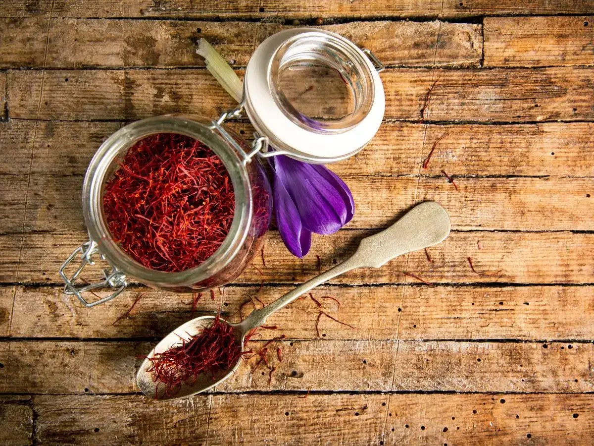 Benefits of drinking saffron water
