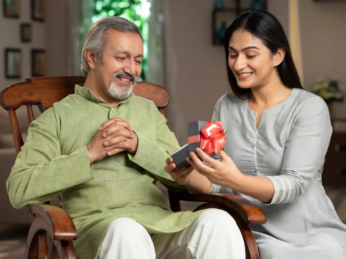 How to politely say no to gifts and invitation to parties