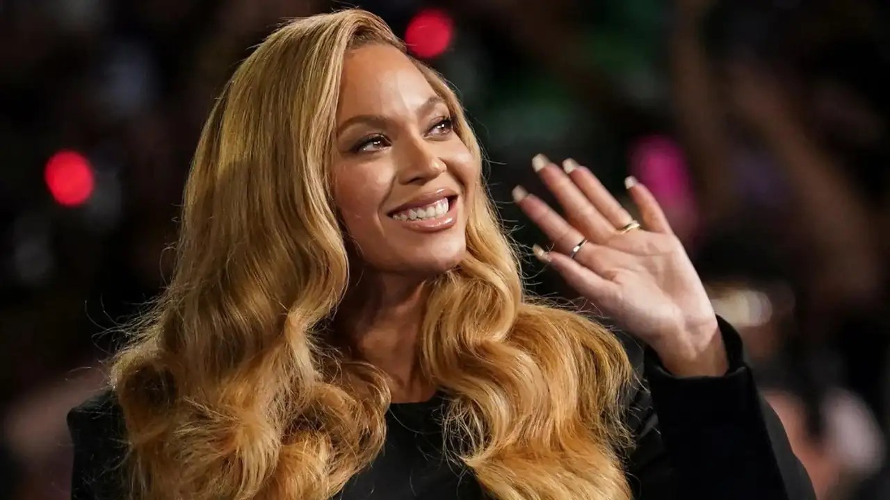 US elections 2024 Beyoncé lights up Houston rally in support of Kamala