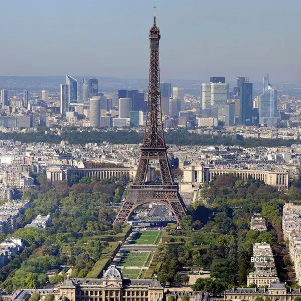 Paris, the cosmopolitan capital of France, Paris has the reputation of