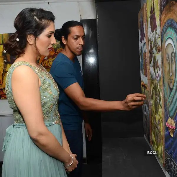Tina Ahuja inaugurates an exhibition in Mumbai on December 11, 2015